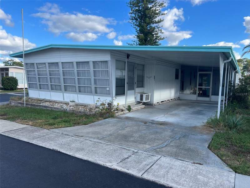 201 ROYAL PALM CIRCLE home for sale in Palm Hill Mobile Home Park Unrec
