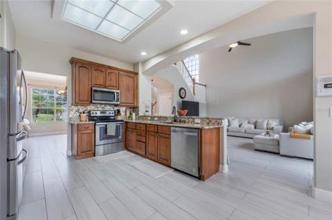 1524 The Oaks Boulevard, Kissimmee FL - photo 8 of 34