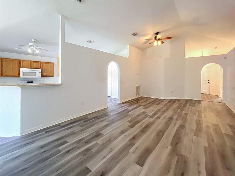 4 bedroom Single Family Residence at 5641 Royal Hills Drive, Royal Hills, Winter Haven — photo 4