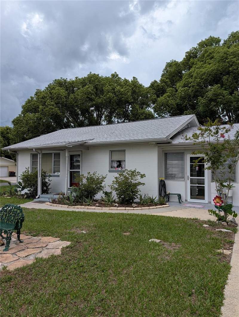 2 bedroom Single Family Residence at 11240 SE 53rd Court, Belleview, Belleview — photo 3