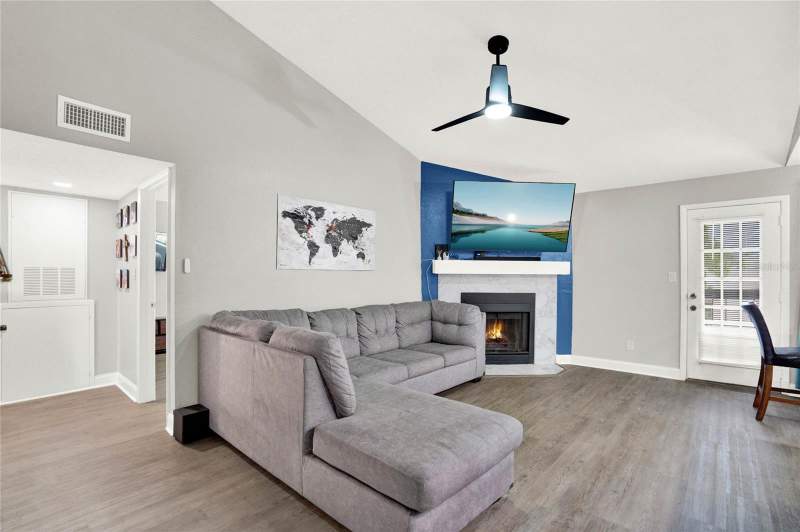 3 bedroom Condominium at 5545 DEVONBRIAR WAY #I201, REGENCY GARDENS, ORLANDO — photo 2
