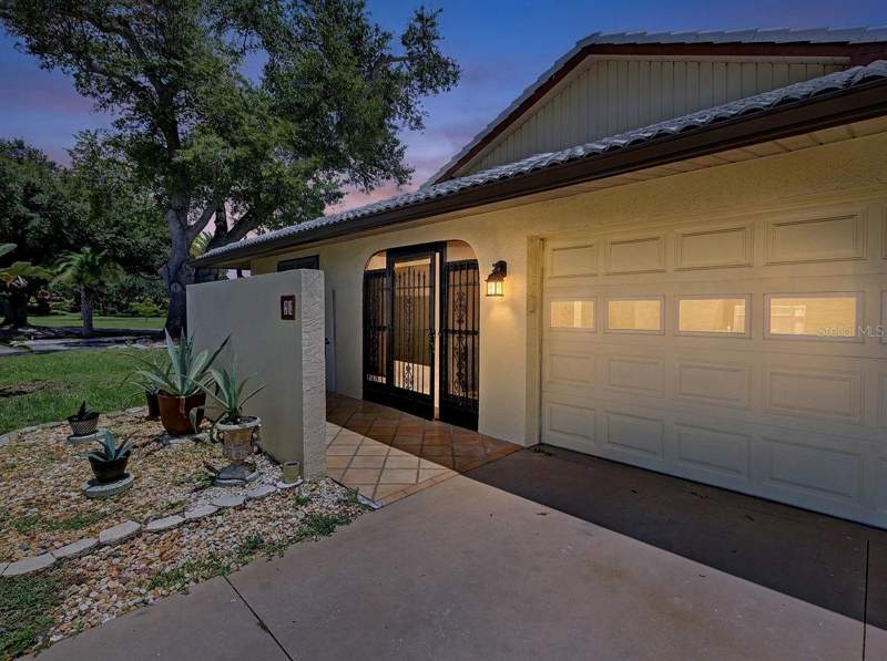 20 IDLE SANDS DRIVE home for sale in Hourglass Lakes