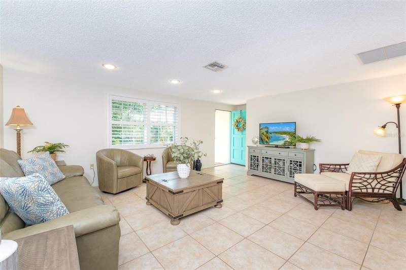 3 bedroom Single Family Residence at 4708 Alligator Drive, South Venice, Venice — photo 4
