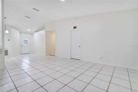 11224 Cypress Leaf Drive, Orlando FL - photo 8 of 35