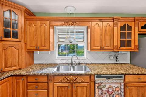 5234 Fredrick Road, Fruitland Park FL - photo 6 of 6