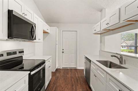 1097 Covington Street, Oviedo FL - photo 7 of 15