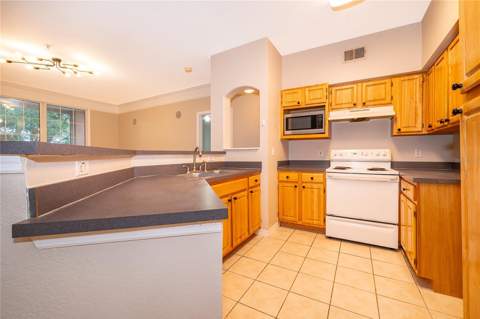 6663 Queens Borough Avenue #208, Orlando FL - photo 9 of 25