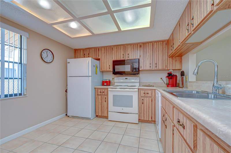 2 bedroom Condominium at 38235 Boxwood Drive #38235, Driftwood Zephyrhills, Zephyrhills — photo 5
