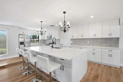 1349 Viewtop Drive, Clearwater FL - photo 9 of 31