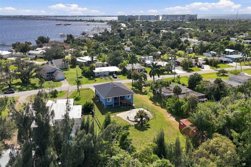 3 bedroom Single Family Residence at 23492 Harper Avenue, Char Shores, Port Charlotte — photo 3