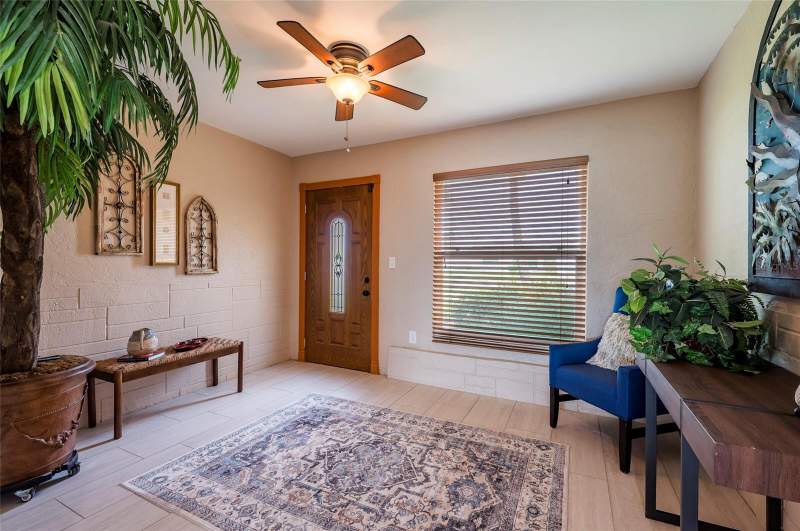 3 bedroom Single Family Residence at 541 Crystal Drive, Crystal Island, Madeira Beach — photo 3