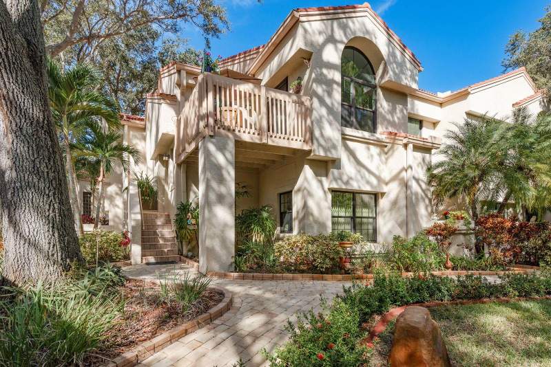 Los Prados Condo