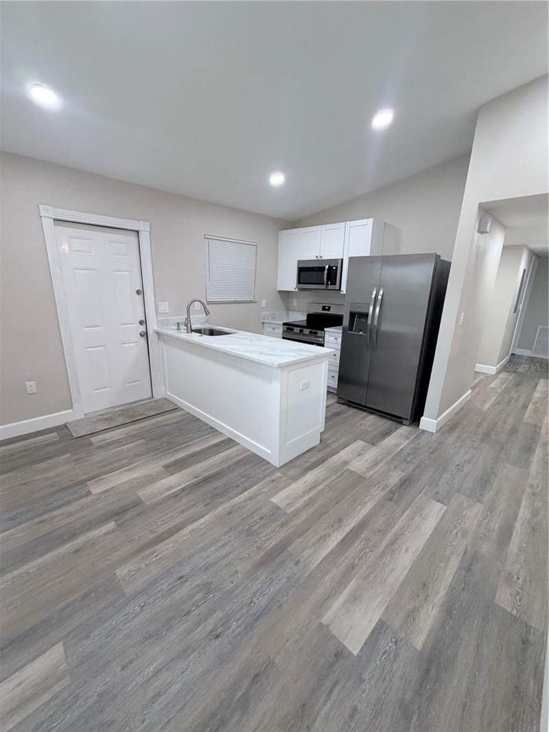 4 bedroom Single Family Residence at 927 Lakewood Avenue, Lakewood Estates Unit 3, Tampa — photo 5