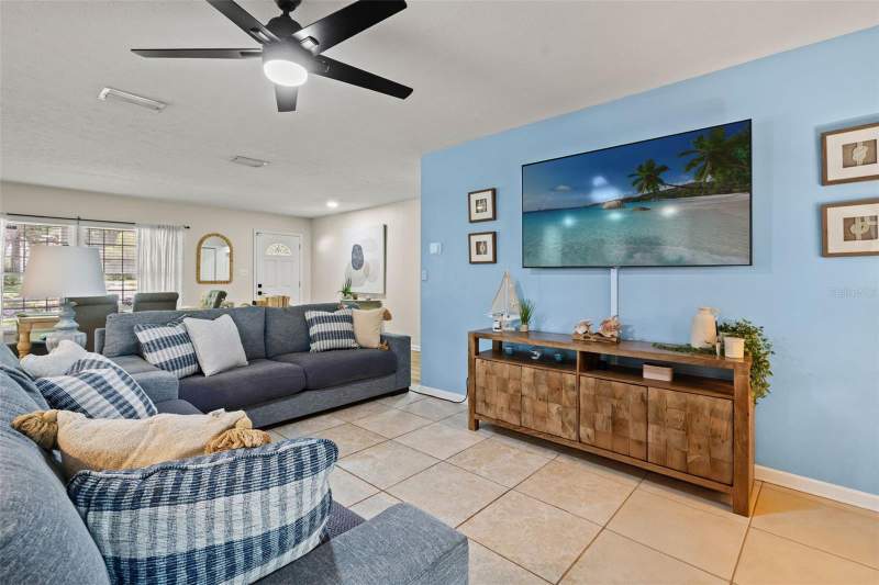 3 bedroom Single Family Residence at 15521 Wetstone Drive, Suarez Sub Unit 2, Tampa — photo 5