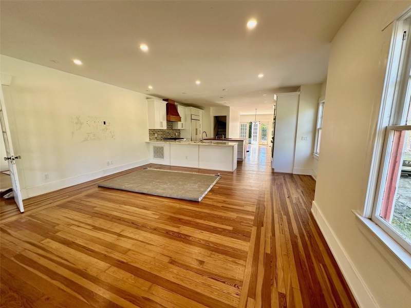 5 bedroom Single Family Residence at 138 W Stetson Avenue, Athens Park Deland, Deland — photo 3