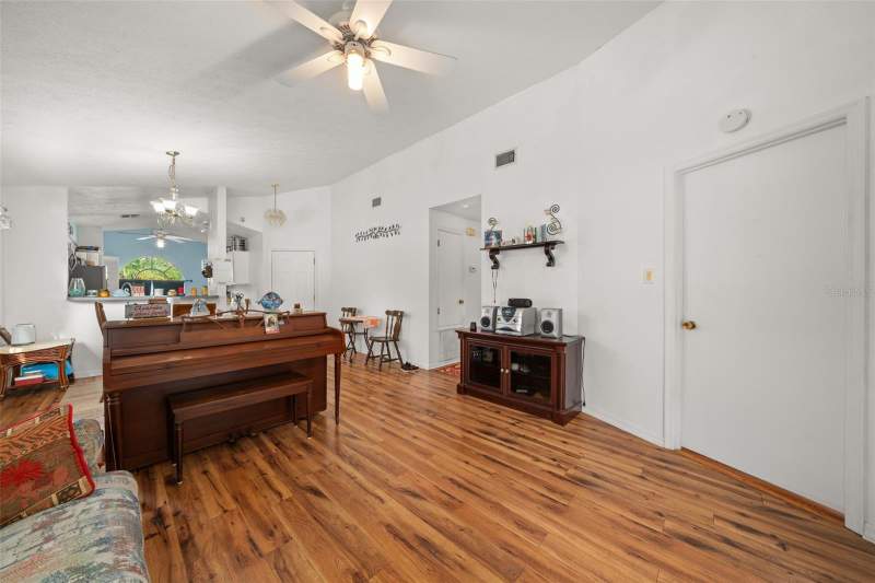 3 bedroom Single Family Residence at 580 Summer Hill Drive, Sun N Lakes, Lake Placid — photo 5