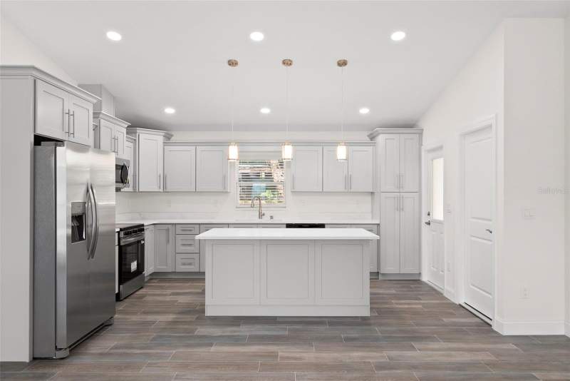 4 bedroom Single Family Residence at 5062 80th Lane, Lewis Bay Park, St Petersburg — photo 5