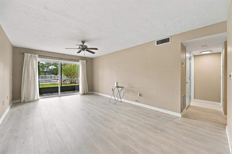 1 bedroom Condominium at 3265 Beneva Road #104, Village Brooke Sec 3, Sarasota — photo 2