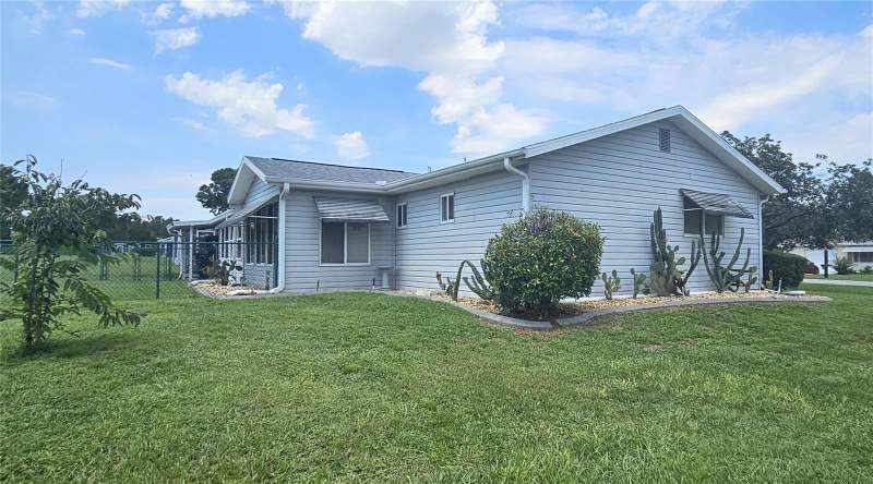 2 bedroom Single Family Residence at 8142 SW 106th Street, Palm Cay, Ocala — photo 3