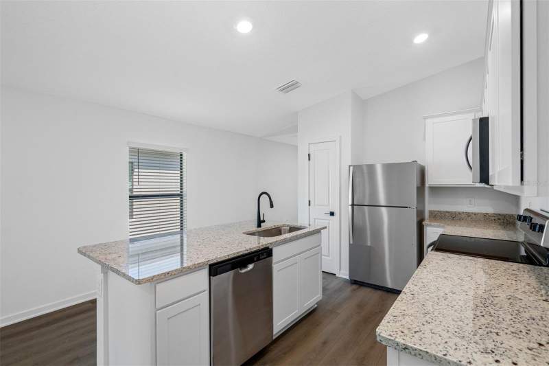 3 bedroom Single Family Residence at 5330 Cap Road, Trilby Crossing, Brooksville — photo 4