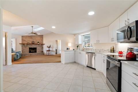 5628 Cynthia Lane, Sarasota FL - photo 11 of 59