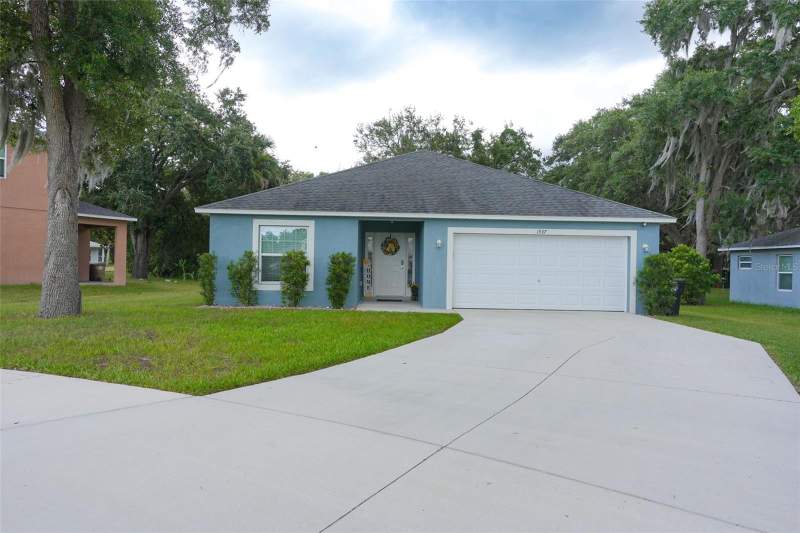 3 bedroom Single Family Residence at 1537 BAYWOOD VILLAGE COURT, BAYWOOD FOREST SUB, MOUNT DORA — photo 2