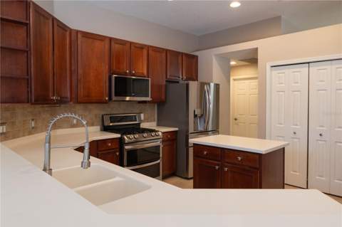 10131 Paddock Oaks Drive, Riverview FL - photo 9 of 13