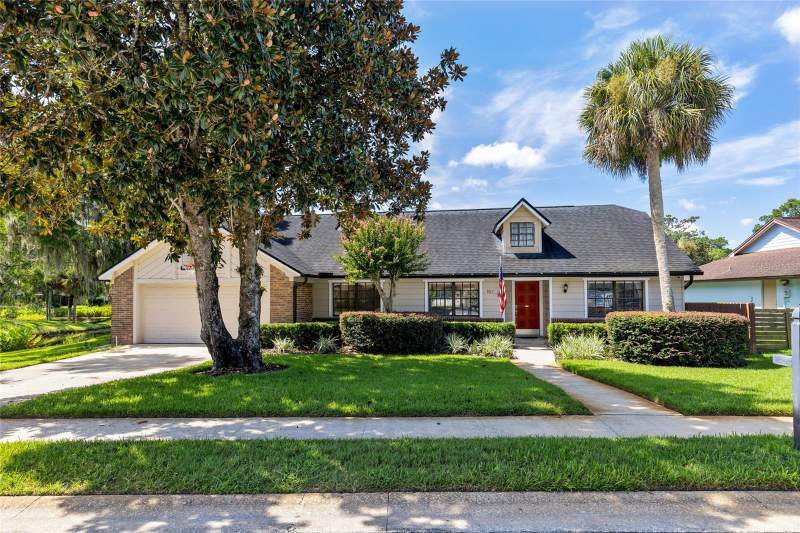 4 bedroom Single Family Residence at 807 Riverbend Boulevard, Sweetwater Oaks Sec 18, Longwood — photo 3