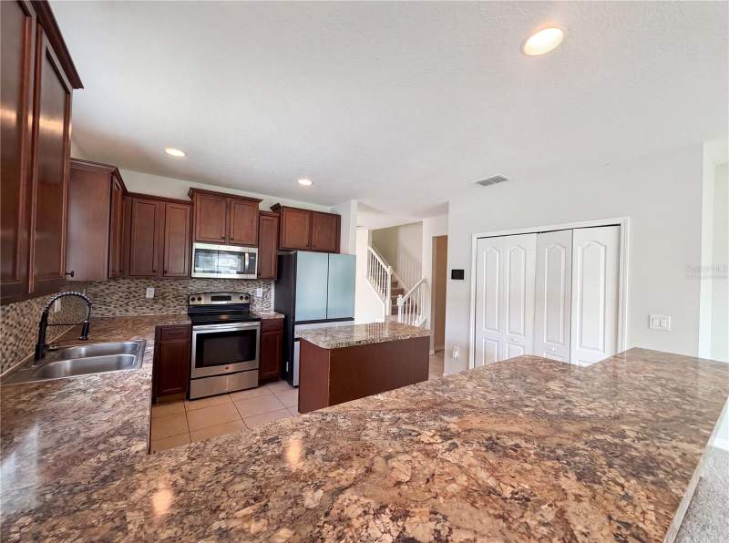 4 bedroom Single Family Residence at 4876 Grassy Knoll Drive, Oak Bend, Tavares — photo 2