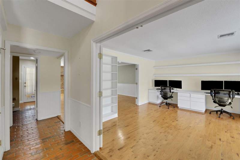 4 bedroom Single Family Residence at 230 HUNTERS TRAIL, MARKHAM PLACE, LONGWOOD — photo 5