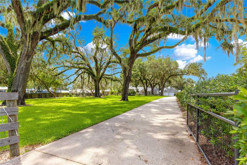 4 bedroom Single Family Residence at 12360 E Highway 25, Connors Sub, Ocklawaha — photo 5