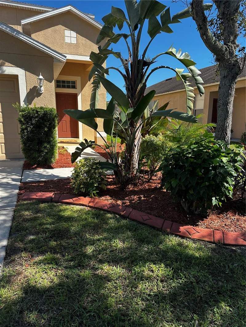 4 bedroom Single Family Residence at 814 College Leaf Way, College Chase Phase 2, Ruskin — photo 2