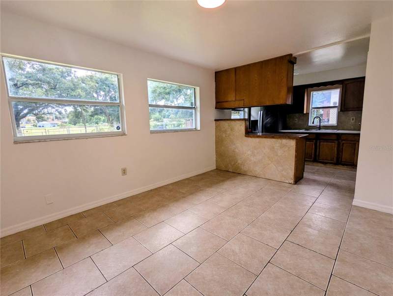 4 bedroom Single Family Residence at 1216 Robert King High Drive, Golden Northgate, Lakeland — photo 5