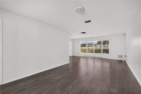 33913 Sabal Way, Leesburg FL - photo 10 of 35