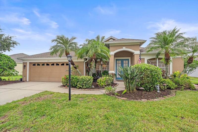 3 bedroom Single Family Residence at 11915 Clubhouse Drive, Summerfield Village Sp D Un 1, Lakewood Ranch — photo 2