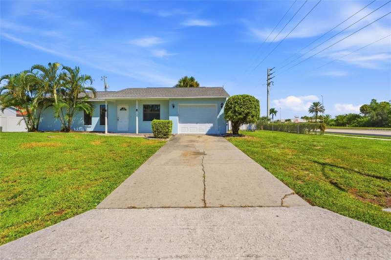 2 bedroom Single Family Residence at 24 Clemson Road, South Venice, Venice — photo 4