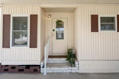 15299 Brookridge Boulevard, Brooksville FL - photo 6 of 44