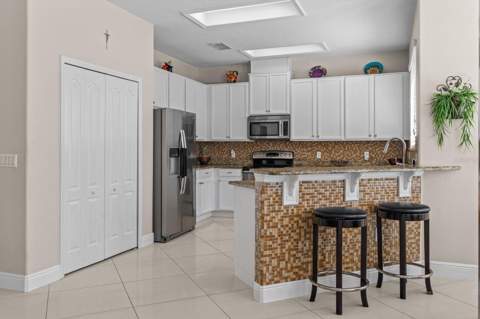 12955 Moss Park Ridge Drive, Orlando FL - photo 13 of 43