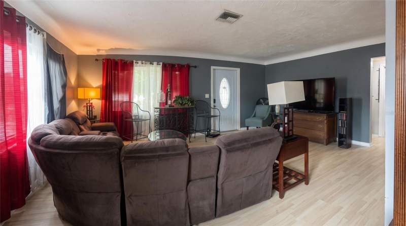 3 bedroom Single Family Residence at 2930 29th Street, Perrydale Sub, St Petersburg — photo 4