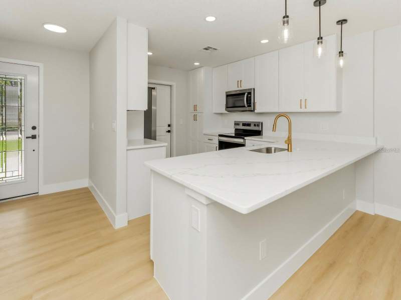 2 bedroom Single Family Residence at 3058 Graceland Court, Lake Tennessee Village Rep, Orlando — photo 4