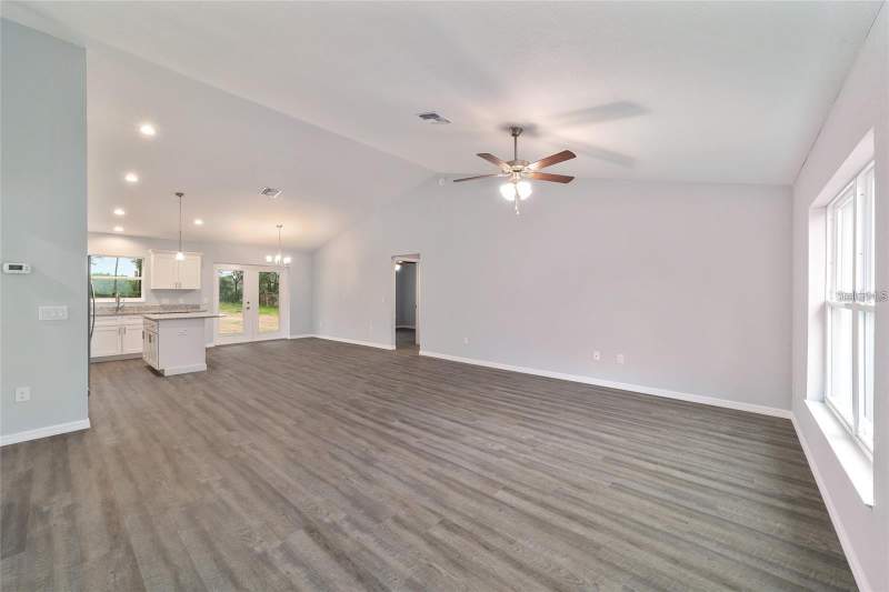 3 bedroom Single Family Residence at 6459 SW 204th Avenue, Rainbow Acres Sub, Dunnellon — photo 3