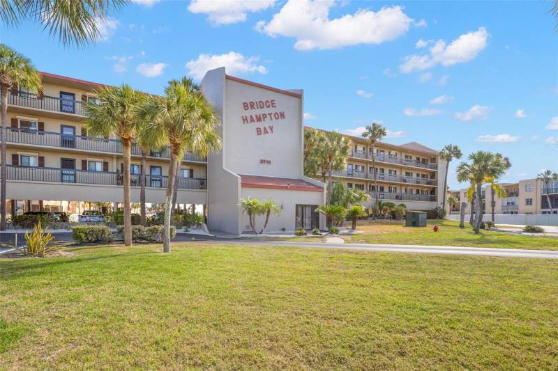 2 bedroom Condominium at 8711 Blind Pass Road #104A, Bridgehampton Bay Condo, St Petersburg — photo 3