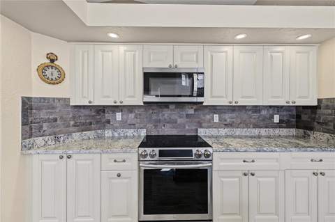 9475 Mississippi Run, Weeki Wachee FL - photo 16 of 38
