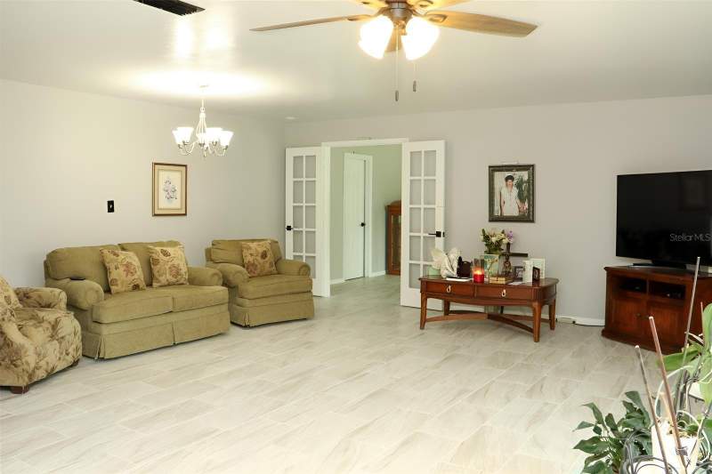 5 bedroom Single Family Residence at 8424 NW 2 Place, Buckingham East Unit 2, Gainesville — photo 4
