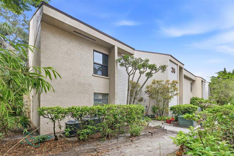 1 bedroom Condominium at 4873 Puritan Circle #2401, River Oaks Condo II, Tampa — photo 2