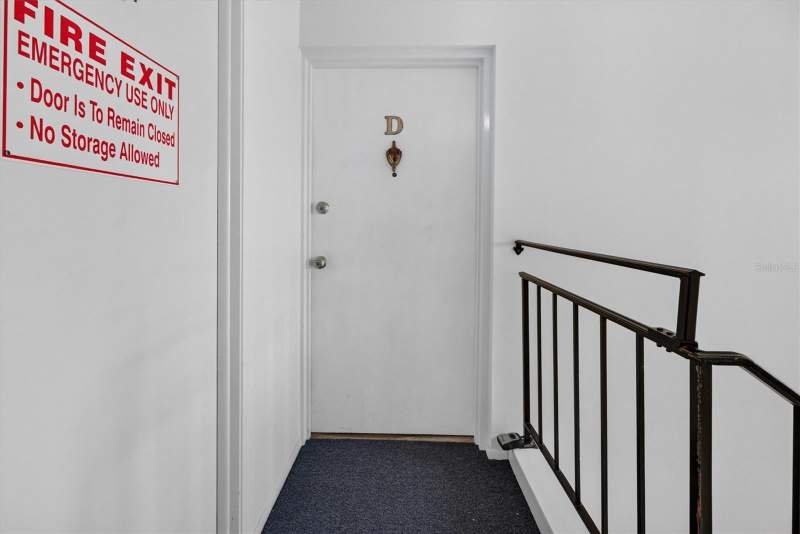 1 bedroom Condominium at 8522 10th Street #D, Jamestown Condo, St Petersburg — photo 4