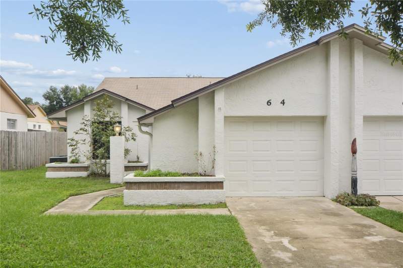 3 bedroom Half Duplex at 624 S Wildflower Court, Meadow Ridge, Longwood — photo 2
