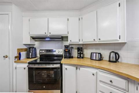 8807 Sheldon West Drive, Tampa FL - photo 7 of 22