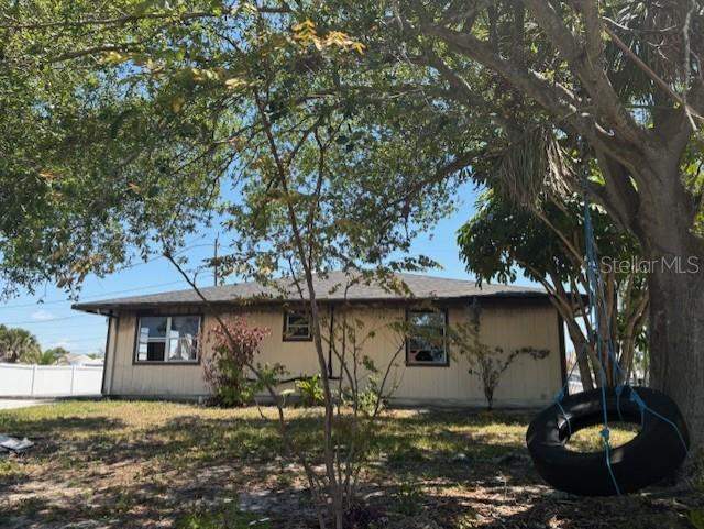 3 bedroom Single Family Residence at 3538 Pinetree Street, Port Charlotte, Port Charlotte — photo 4