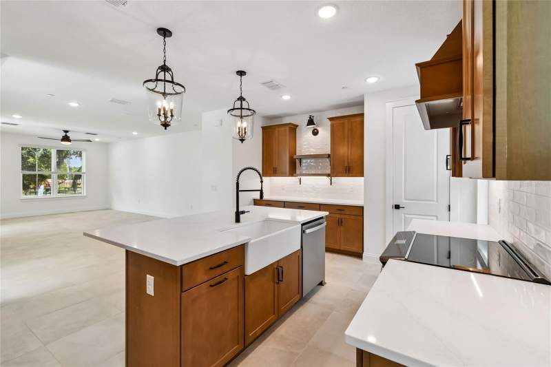 4 bedroom Townhouse at 194 PASQUALA, TOWNES AT NORTHLAKE, OVIEDO — photo 3